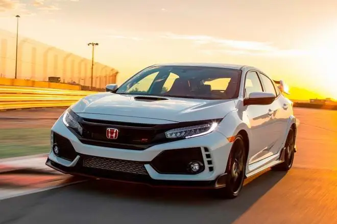 Những Chiếc Xe Ô Tô Đua Cũ: Cẩm Nang Toàn Diện Cho Người Đam Mê Tốc Độ