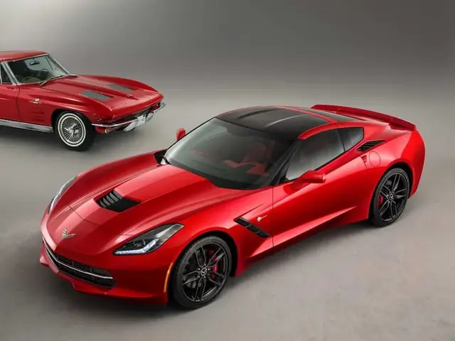 9/ Xe Ô Tô Đẹp Chevrolet Corvette Stingray