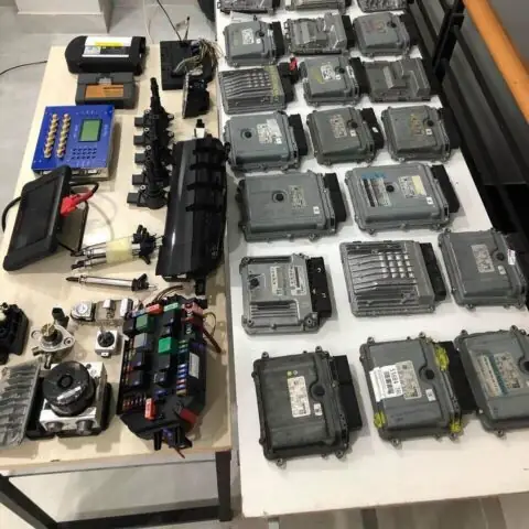 Dấu Hiệu Hộp Ecu Bị Hỏng Và Hậu Quả Tiềm Ẩn Của Nó