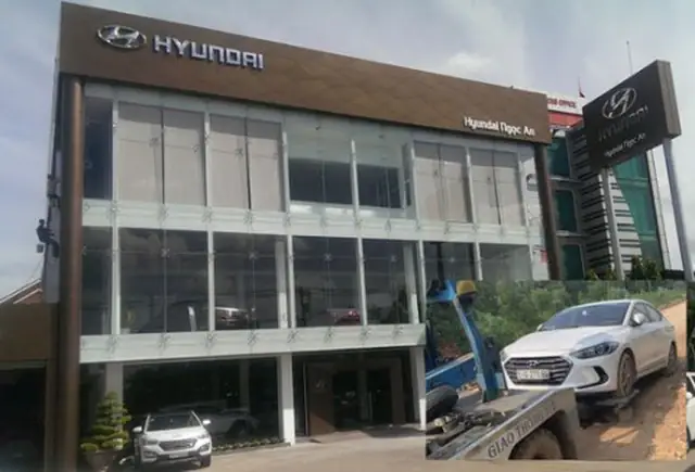 Xôn Xao Clip Nữ Nhân Viên Đại Lý Xe Ô Tô Hyundai Vén Váy, Tranh Cãi Gay Gắt Với Khách Hàng - Ảnh 4.