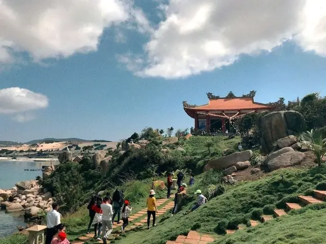 Giới Thiệu Tổng Quan Về Núi Thiên Ấn Quảng Ngãi