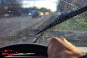 Nguyên Nhân Phổ Biến Gây Tình Trạng Trầy Xước Kính Xe Ô Tô