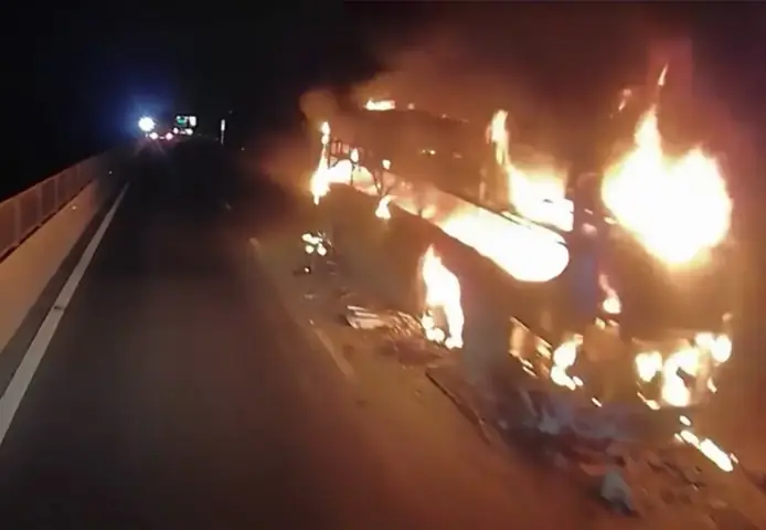 Tai Nạn Giao Thông Mới Nhất 10/5/2025: "xe Điên" Đâm Hàng Loạt Xe Máy Khiến 3 Người Bị Thương