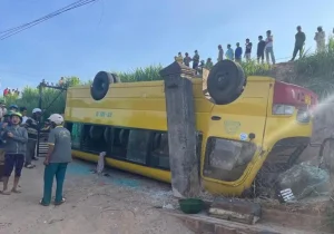 Ô Tô Tông Xe Chở Gas