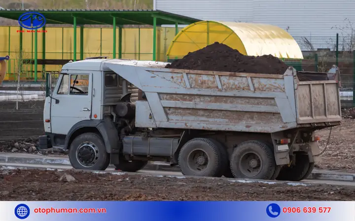 Xe Tải Chở Đất Là Gì?