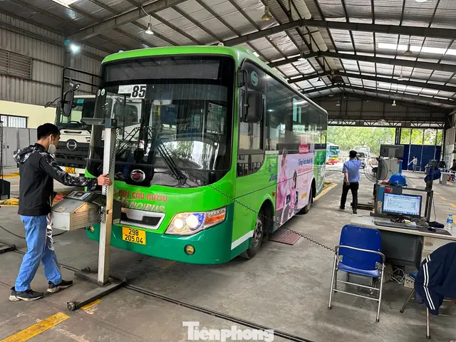 Nhiều Xe Buýt Đến Hạn Đăng Kiểm Nhưng Đang Bị Từ Chối Đăng Kiểm Do Được Csgt Cấp Biển Vàng Nhưng Chưa Cấp Lại Giấy Đăng Ký.