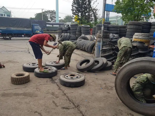 Giá Lốp Xe Tải Cũ - Những Yếu Tố Ảnh Hưởng Giá Lốp Xe Tải Cũ - Những Yếu Tố Ảnh Hưởng