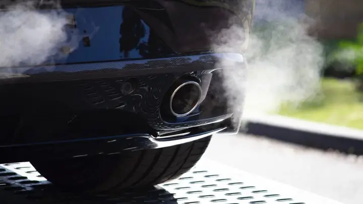 Dấu Hiệu Nhận Biết Sự Cố Tắc Ống Xả Ô Tô