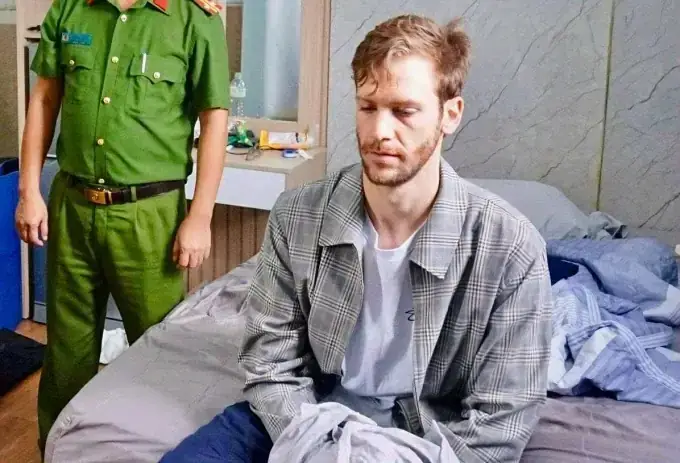 Cơ Sở Pháp Lý Và Các Trường Hợp Bắt Buộc Phải Đổi Bằng Lái Xe Ô Tô