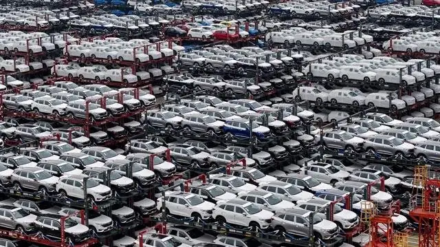 Hướng Dẫn Rô-đai Xe Ô Tô Mới Đúng Cách Để Bền Bỉ Hơn