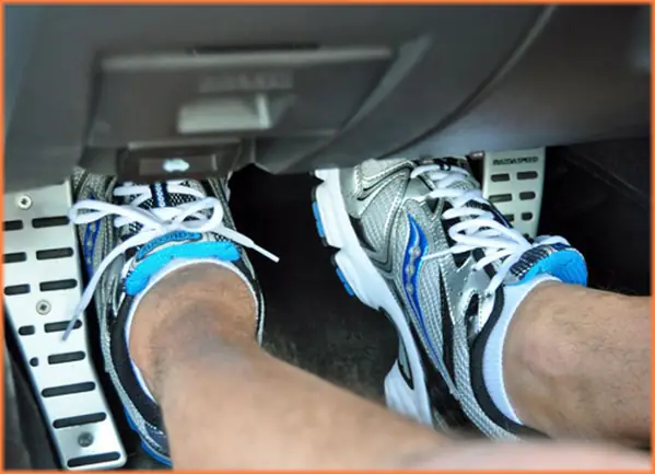 Khi Kỹ Năng Lái Xe Đã Thành Thạo Thì Gần Như Trở Thành Phản Xạ Tự Nhiên Khi Kỹ Năng Lái Xe Đã Thành Thạo Thì Gần Như Trở Thành Phản Xạ Tự Nhiên