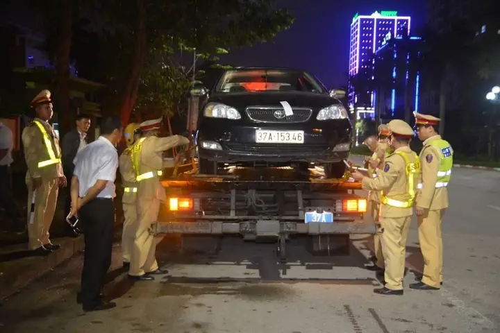 Xe Ô Tô Hết Đăng Kiểm Sẽ Bị Xử Phạt Thế Nào?