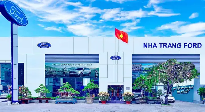 Cửa Hàng Oto Nha Trang Ford