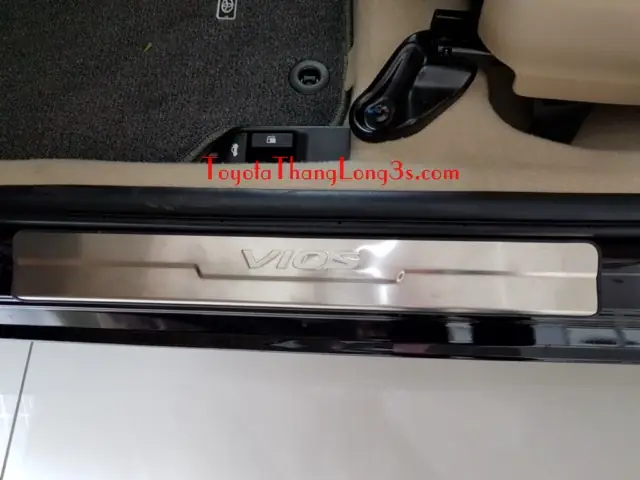 Nẹp Bước Chân Xe Vios