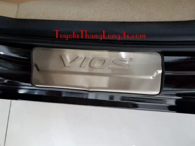 Nẹp Bước Chân Xe Vios