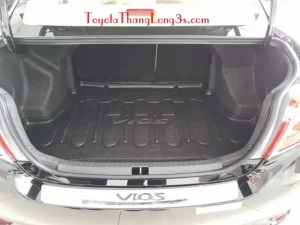 Chất Liệu Nhựa Cao Cấp Cực Bền, Không Mùi. Thiết Kế Vừa Vặn Cho Khoang Cốp Sau Xe Vios. Dễ Dàng Tháo Ra Vệ Sinh, Phơi Khô Và Đặt Vào.