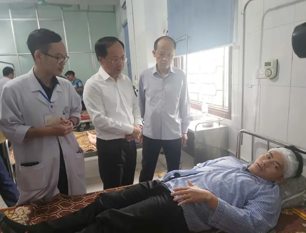 Lãnh Đạo Tỉnh, Các Sở Ngành Đến Thăm Hỏi Người Bị Nạn