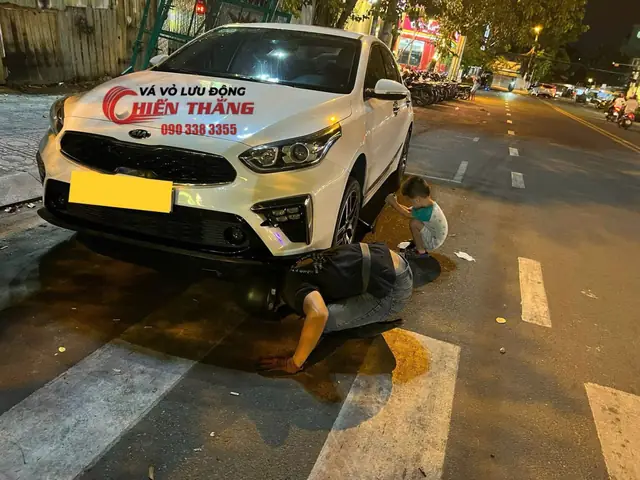 Vá Ô Tô Lưu Động Quận 1 Tận Nơi Liên Hệ Hotline:090 338 3355để Được Hỗ Trợ Kịp Thời, Nhanh Chóng.