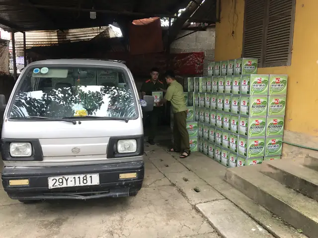 Lạng Sơn: Bắt Giữ Xe Ô Tô Vận Chuyển 2.400 Chai Bia Nhập Lậu Hiệu Liquan Do Trung Quốc Sản Xuất