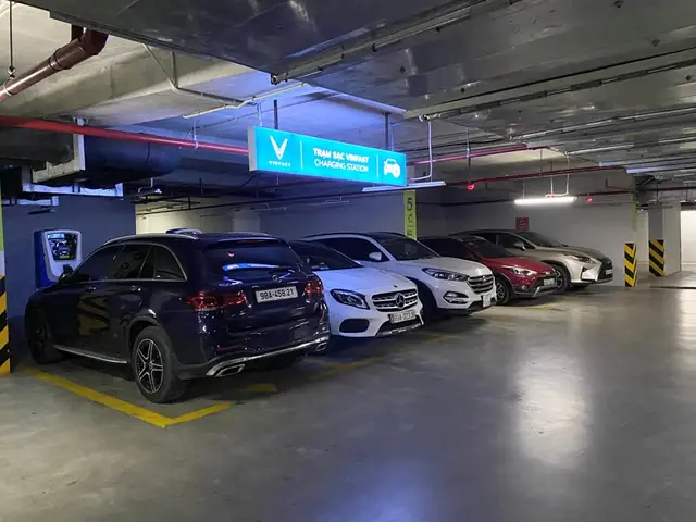 “do Xe Quay Dau Ra Ngoai Hay Huong Vao Trong?” – Chuyen Khong Cua Rieng Ai - Hinh Anh 1