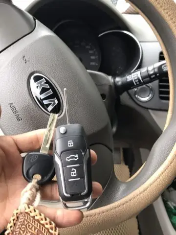 Quên Chìa Khóa Trong Xe Ô Tô Kia Morning: Cách Xử Lý Hiệu Quả