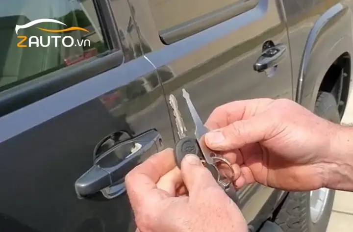 Liên Hệ Người Thân, Bạn Bè Để Được Hỗ Trợ Kịp Thời