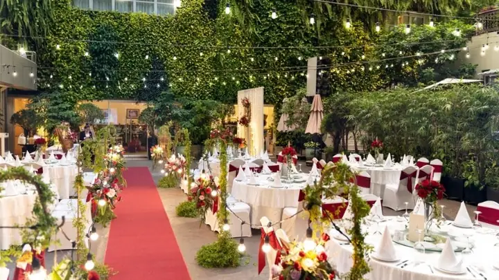 Địa Điểm Tổ Chức Tiệc Cưới Ngoài Trời Rex Hotel