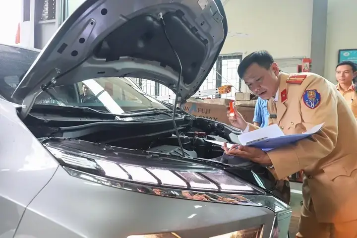 Tầm Quan Trọng Của Việc Tuân Thủ Quy Định Khi Đổi Màu Sơn Xe