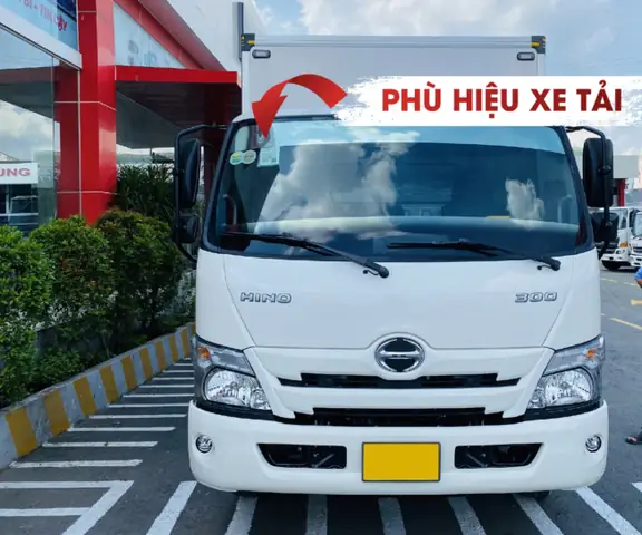 Phù Hiệu Xe Tải Là Gì? Xe Nào Bắt Buộc Phải Dán Phù Hiệu?