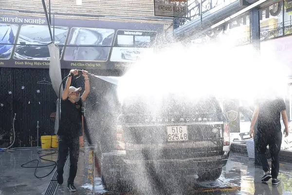 Bước Quy Trình Rửa Xe Ô Tô Chuyên Nghiệp Mà Bạn Cần Biết