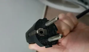 3không Dùng Dây Điện Nguồn Hay Ổ Cắm Có Dấu Hiệu Hư Hỏng