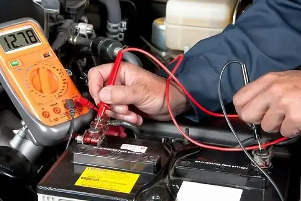 Xe Ô Tô Đề Không Nổ Do Lỗi Bình Ắc Quy