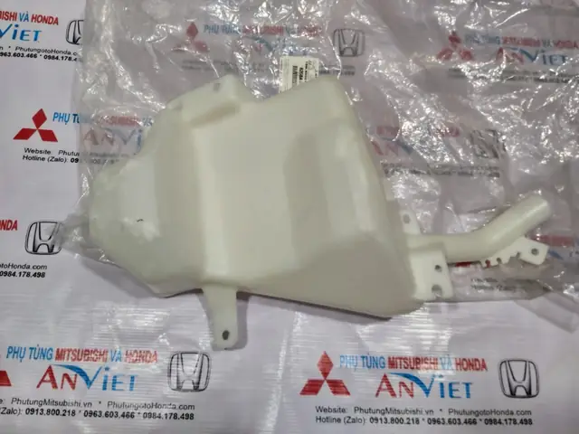 Hướng Dẫn Cách Đổ Nước Rửa Kính Ô Tô: