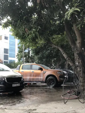 Rửa Xe Ô Tô Gần Royal City