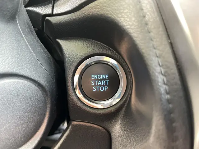 Chìa Khóa, Nút Khởi Động