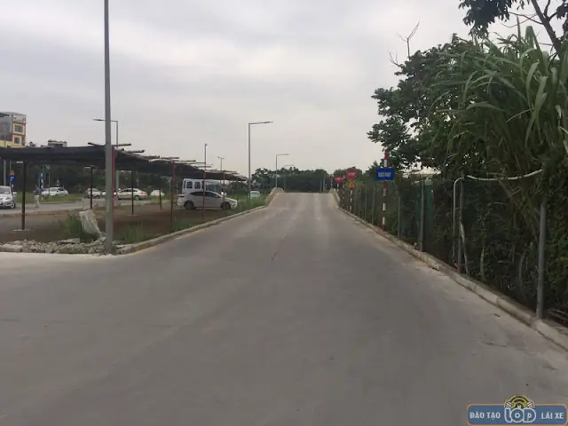 San Tap Lai Xe O To Hang B1, B2 Tai Ha Dong