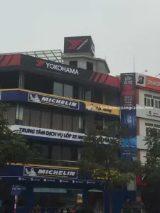 Mô Tả Bản Chất Công Việc Thi Công Showroom Tại Gara Ô Tô Này