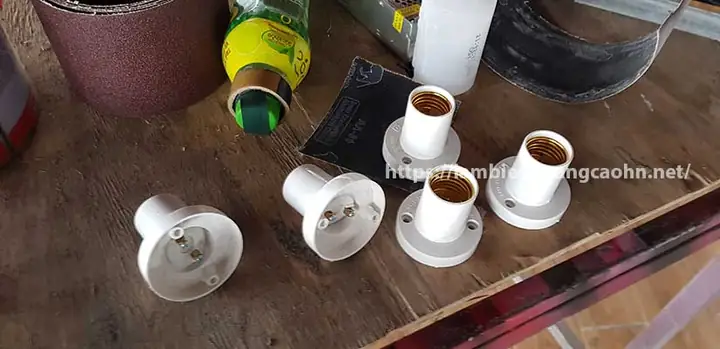 Thi Công Showroom Hạng Mục Đèn, Trần Nhà, Ốp Cột