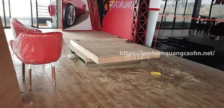 B. Kiểu Dạngbackdrop Sân Khấu: