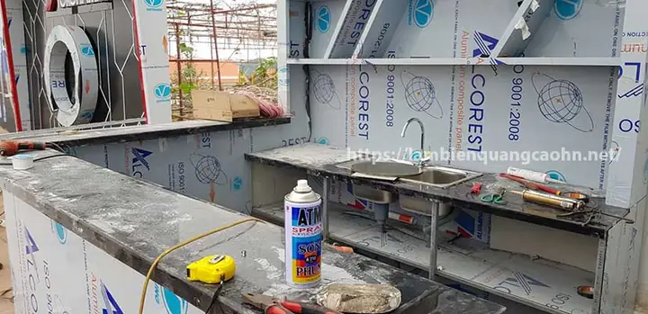 Thi Công Showroom Hạng Mục Bàn Ghế Và Quầy