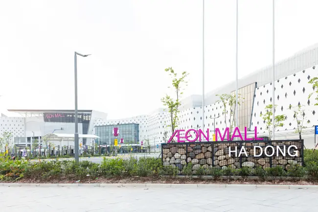 Bãi Đỗ Xe Diện Tích Rộng Lớn Tại Aeon Mall Hà Đông