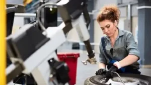 Cách Viết Sơ Yếu Lý Lịch Cho Thợ Sửa Xe Ô Tô?