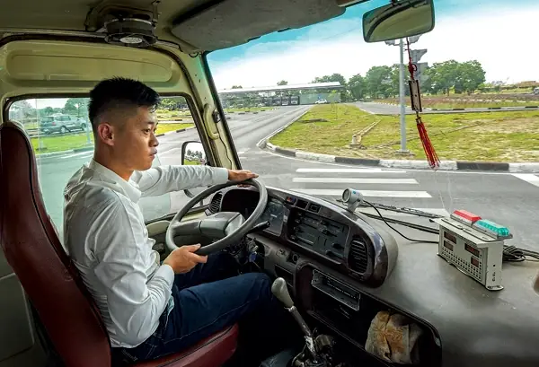 A/ Xác Định Thu Nhập Và Chi Phí Cố Định Mỗi Tháng.