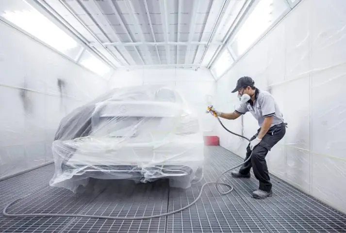 Bước 6: Thực Hiện Kỹ Thuật Phun Màu