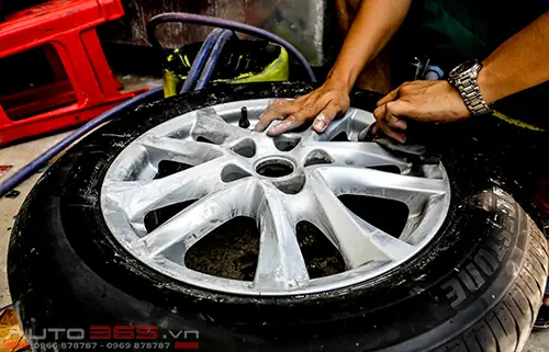 Sơn Vành Lốp Xe Ô Tô