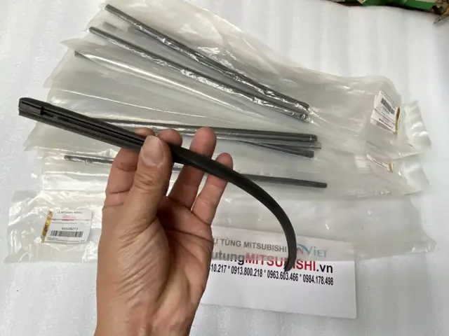 (video Chi Tiết Về Lưỡi Cao Su Gạt Mưa Trước Xe Mitsubishi Attrage, Nguồn Phụ Tùng Mitsubishi An Việt)
