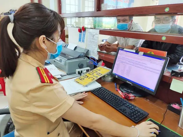 Thí Điểm Đấu Giá Biển Số Xe Ô Tô: Cần Sửa Luật Để Chính Sách Đảm Bảo Hiệu Quả