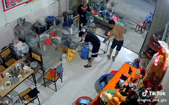 Cháy Khí Gas Khiến Nhiều Thực Khách Bỏ Chạy Tán Loạn