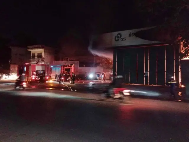 Một Số Hình Ảnh Về Vụ Cháy Xưởng Sửa Chữa Xe Ô Tô Tại Lạng Sơn: