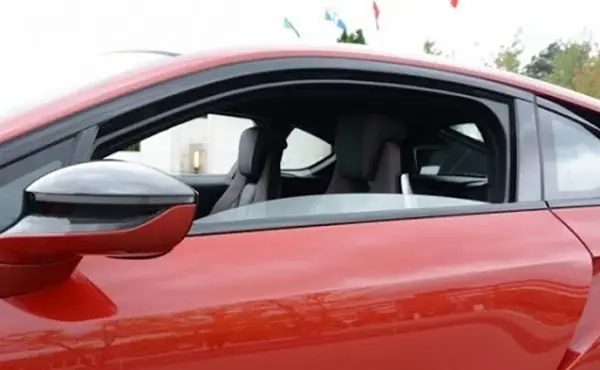 Nguyên Nhân Gây Kẹt Kính Ô Tô